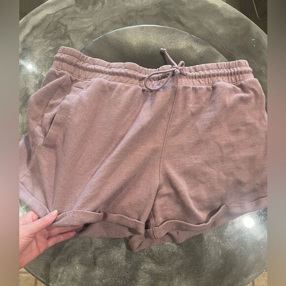 17 Birdie Roll Hem Shorts from Stitch Fix! - Picture 3 of 8